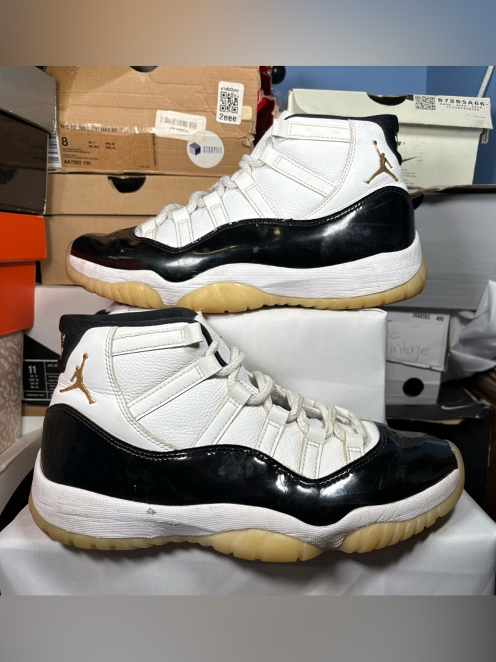 Size 8.5 - Jordan 11 Retro Mid Gratitude / Defining Moments